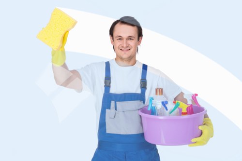 Move-out cleaning checklist for tenants in W12