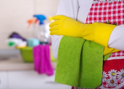 Deep cleaning service for a flat in W12 with detailed kitchen and bathroom care